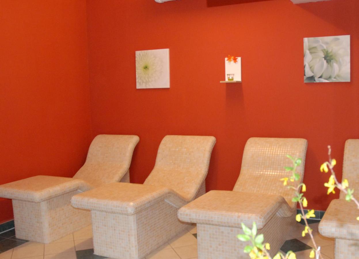 Sporthotel Neuruppin - Apartmenthaus Mit Ferienwohnungen מראה חיצוני תמונה