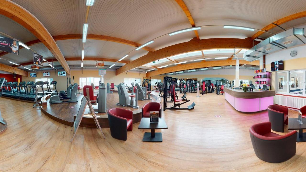 Sporthotel Neuruppin - Apartmenthaus Mit Ferienwohnungen מראה חיצוני תמונה